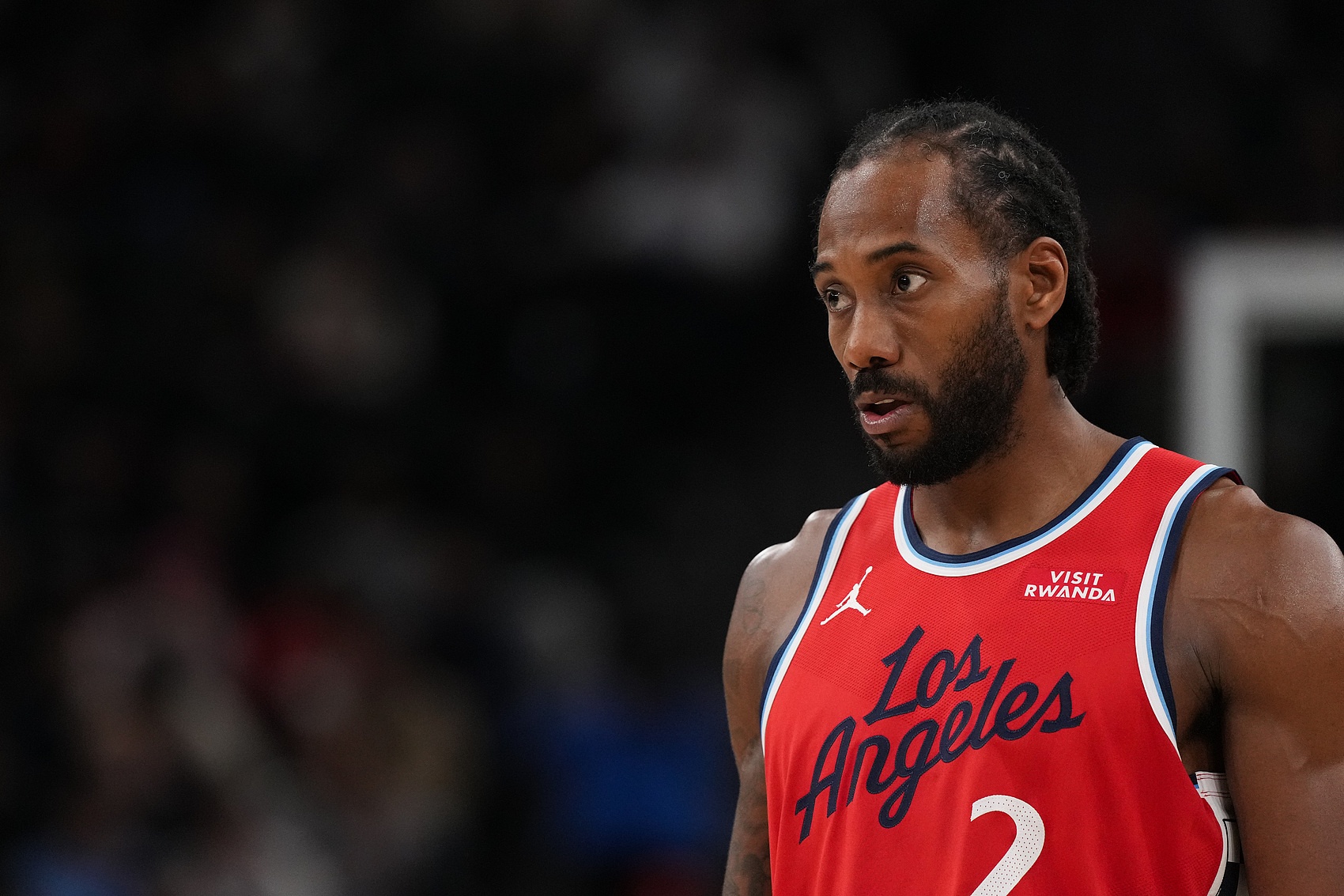 澳客-难阻失利！莱昂纳德攻防一体 20中10砍下25分3板4助3断