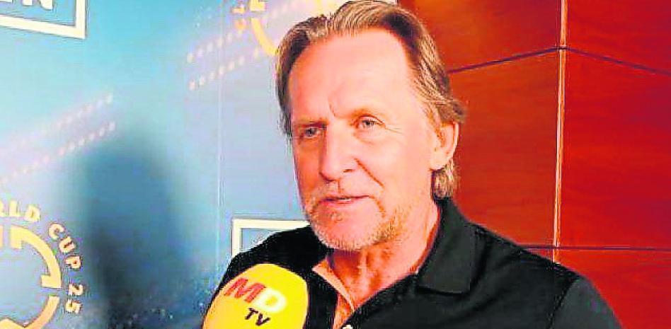 官方澳客网-舒斯特尔：巴萨现在非常出色；皇马现在责任更多是在球员身上