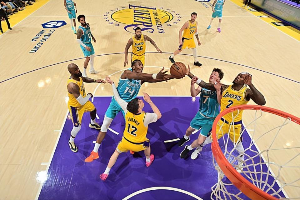 澳客体育-还没找到说明书？湖人对于锋线大闸的使用依然存在着明显的问题？